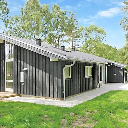 Сasa de vacaciones Preciosa Casa En Con Sauna Grenå