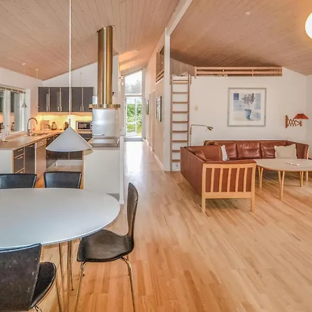 Tatil Evi Lovely Home In Grenaa With Sauna
